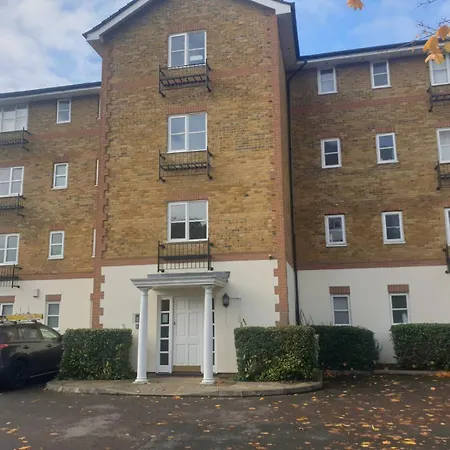 Peaceful Room On Sharing Flat In Wimbledon